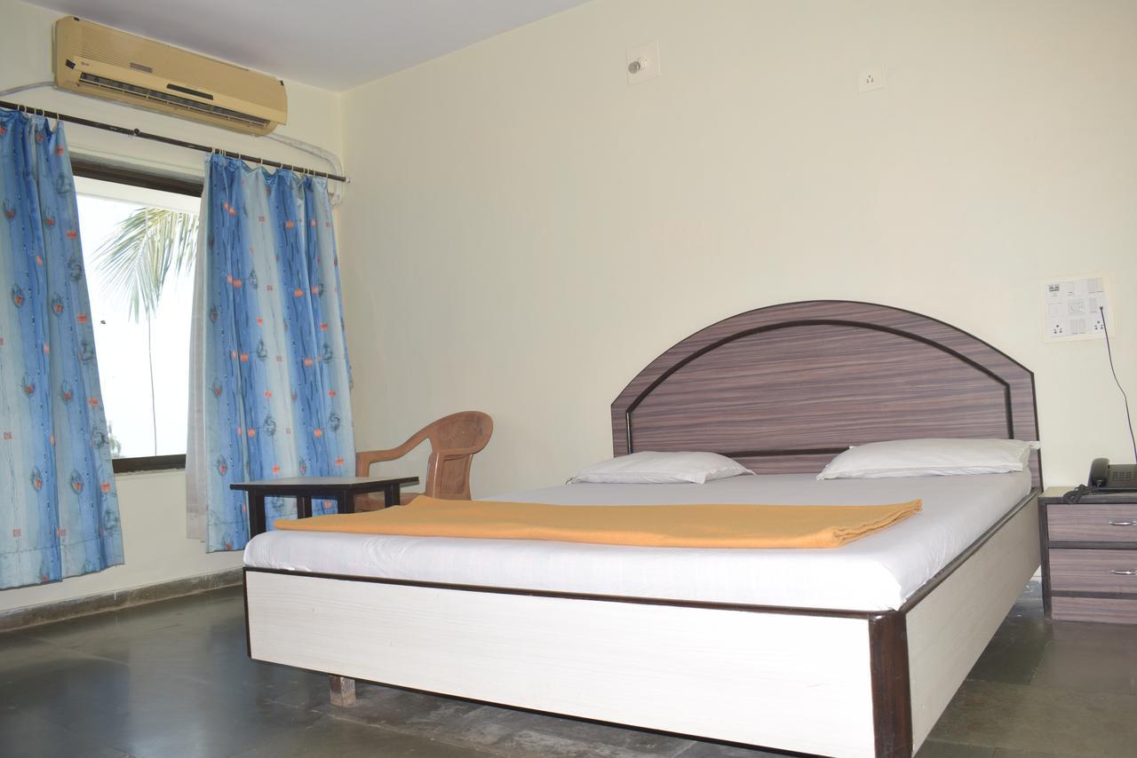 Hotel Guruji Алибаг Экстерьер фото