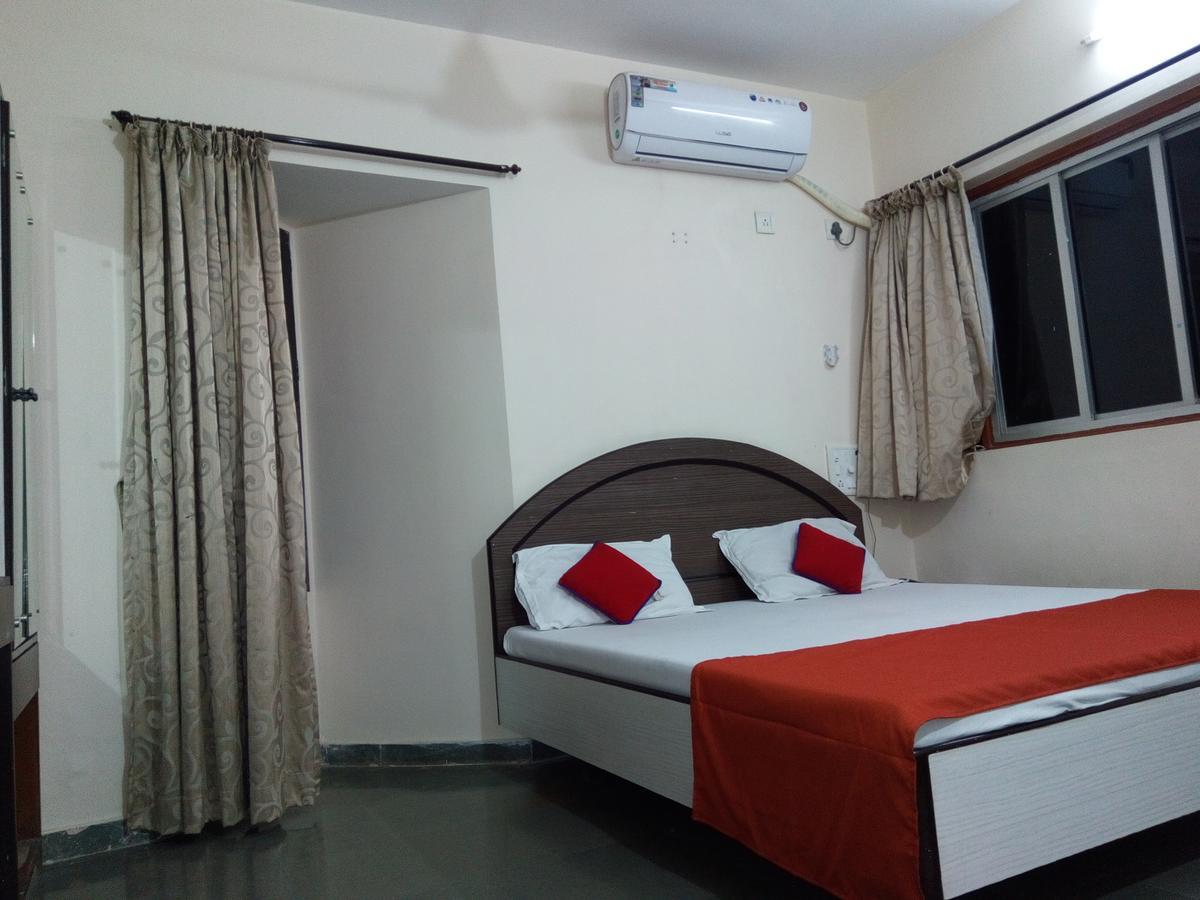 Hotel Guruji Алибаг Экстерьер фото