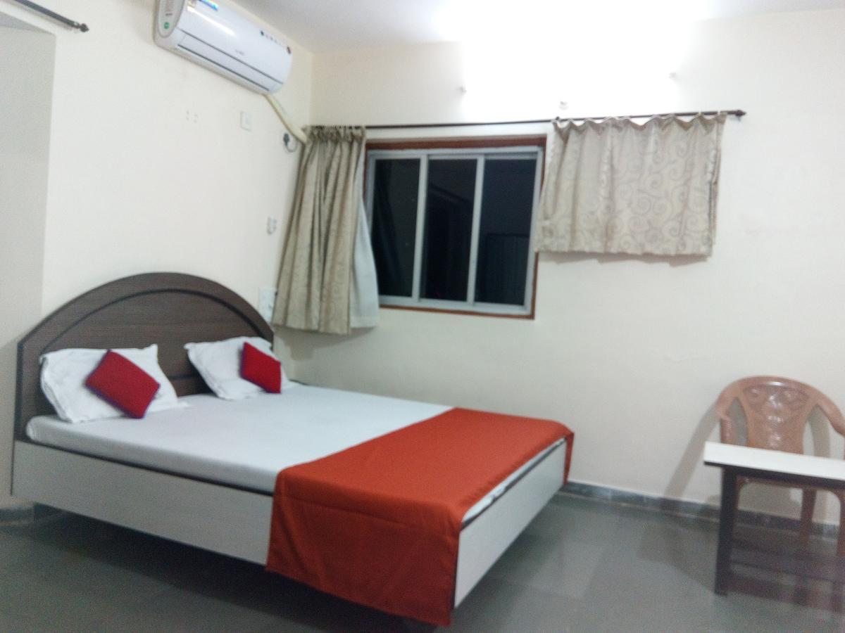 Hotel Guruji Алибаг Экстерьер фото